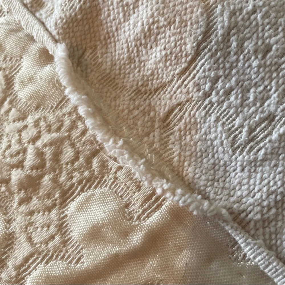 Vintage Cottagecore cream, color, quilted bedspread Approximately 92” X 94”